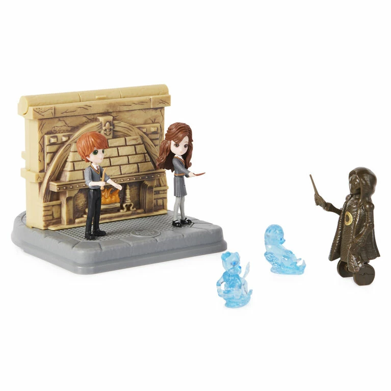 SPIN MASTER Wizarding World Harry Potter, Room Of Requirement 2-in-1 Transforming Playset With 2 Exclusive Figures And 3 Accessories 3 SPIN MASTER Wizarding World Harry Potter, Room Of Requirement 2-in-1 Transforming Playset With 2 Exclusive Figures And 3 Accessories - Image 3