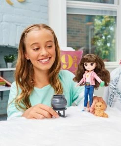 SPIN MASTER Wizarding World Harry Potter, 8-inch Brilliant Hermione Granger Doll Gift Set With 5 Accessories And 2 Outfits -Barbie Sales A4CF8982 3