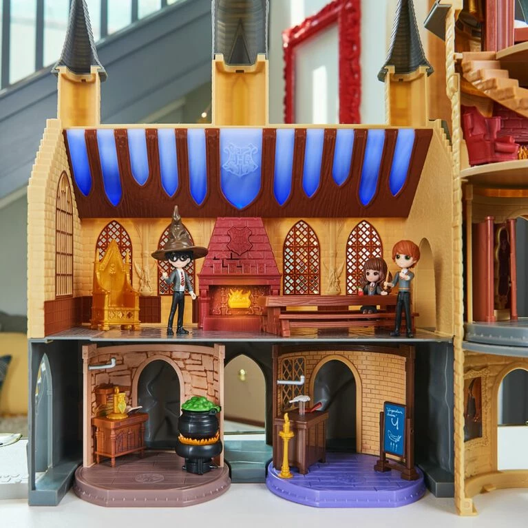 SPIN MASTER Wizarding World Harry Potter, Magical Minis Deluxe Hogwarts Castle With Lights And Sounds 4 SPIN MASTER Wizarding World Harry Potter, Magical Minis Deluxe Hogwarts Castle With Lights And Sounds - Image 4
