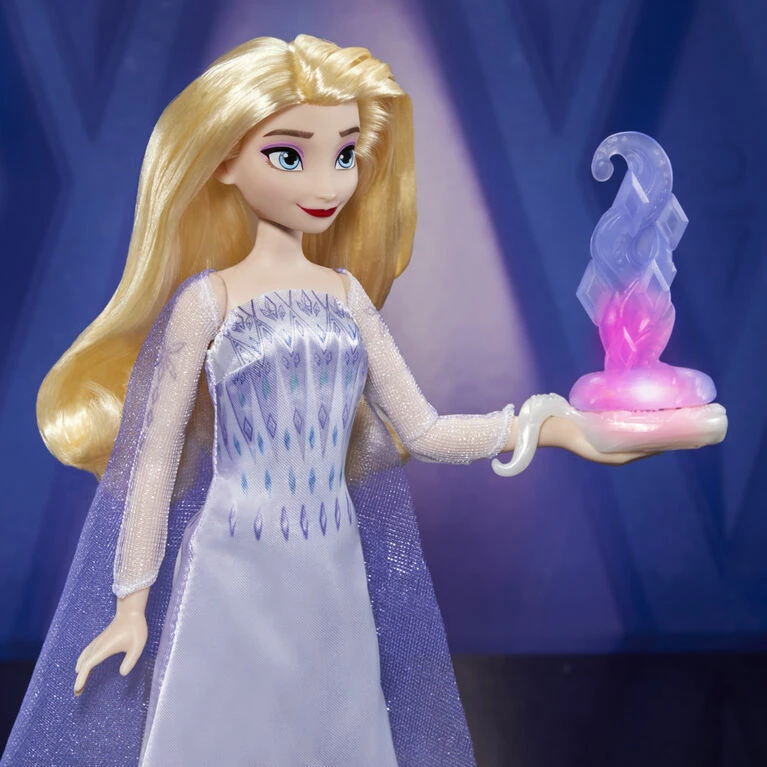 Hasbro Disney's Frozen 2 Talking Elsa And Friends, Elsa Doll With Sounds And Phrases - English Edition 4 Hasbro Disney's Frozen 2 Talking Elsa And Friends, Elsa Doll With Sounds And Phrases - English Edition - Image 4