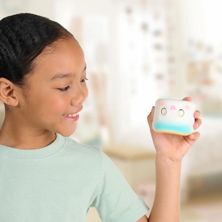 Wow Wee My Squishy Little Marshmallow - R Exclusive 4 Wow Wee My Squishy Little Marshmallow - R Exclusive - Image 4